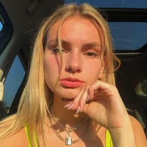 Meet your Posher, Béatrice